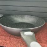 kaip-isvalyti-sudegusia-keptuve-patikrintas-metodas-su-soda-ir-verdanciu.jpg